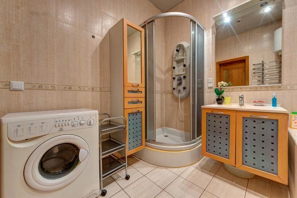 Apartments On Shota Rustaveli Kiev Esterno foto