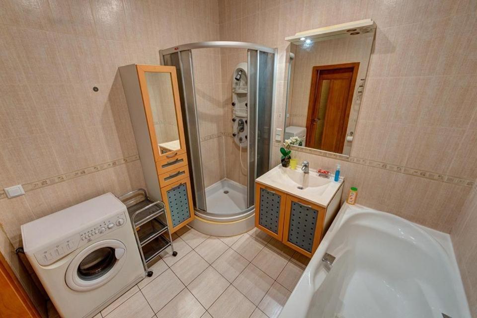 Apartments On Shota Rustaveli Kiev Esterno foto