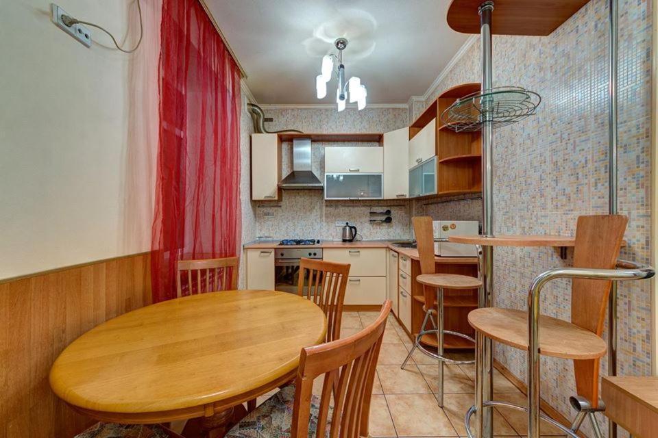 Apartments On Shota Rustaveli Kiev Esterno foto