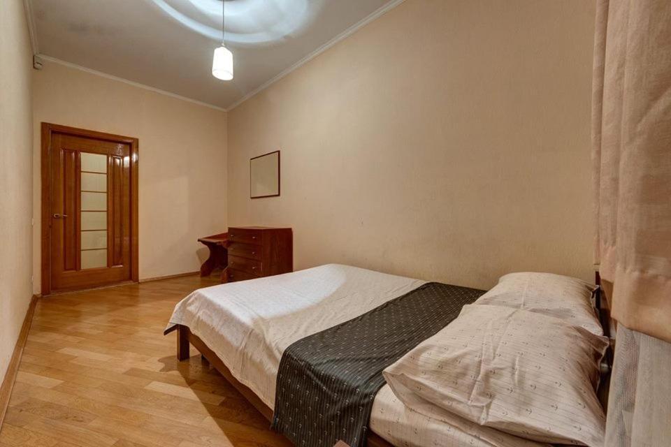 Apartments On Shota Rustaveli Kiev Esterno foto