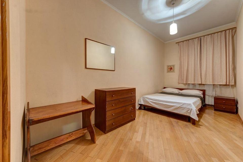 Apartments On Shota Rustaveli Kiev Esterno foto